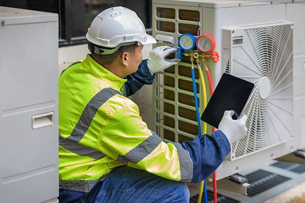 Professional Hvac Maintenance technician working in Shorewood, IL